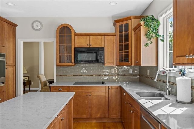 100 Eagle Rock Rd, Stoughton, MA 02072