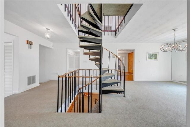 6878 Mount Chestnut RD, Roanoke, VA 24018