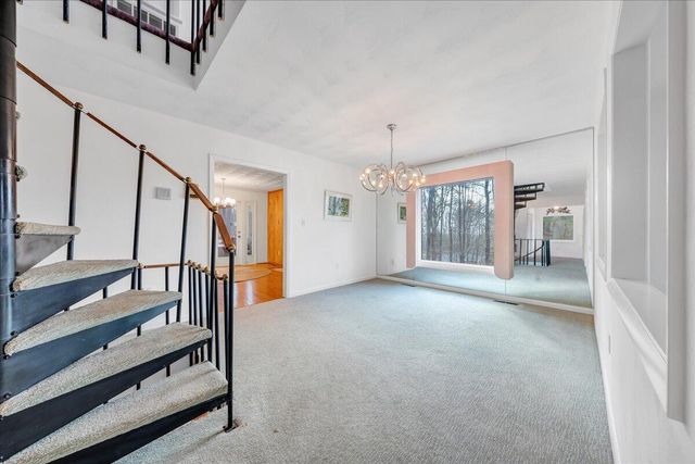 6878 Mount Chestnut RD, Roanoke, VA 24018