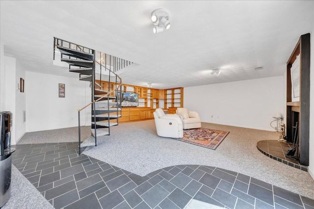 6878 Mount Chestnut RD, Roanoke, VA 24018