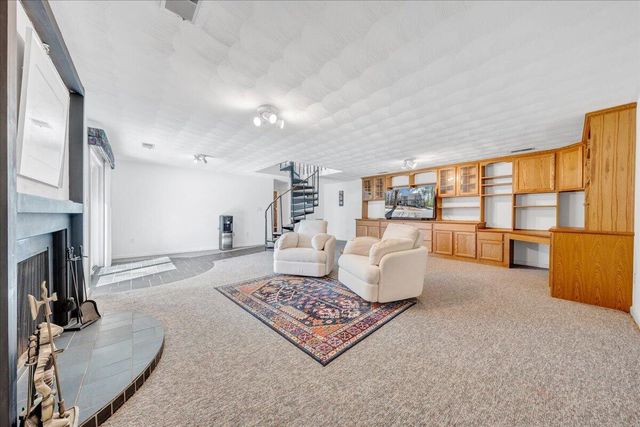 6878 Mount Chestnut RD, Roanoke, VA 24018