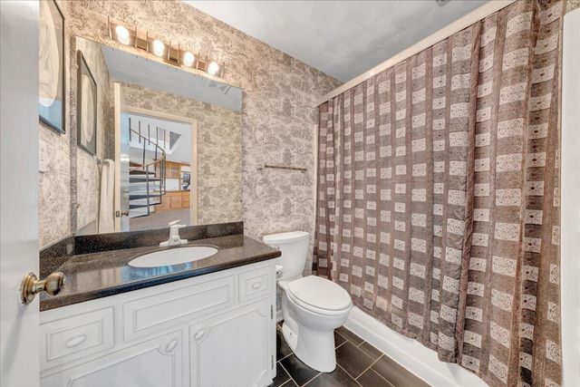 6878 Mount Chestnut RD, Roanoke, VA 24018