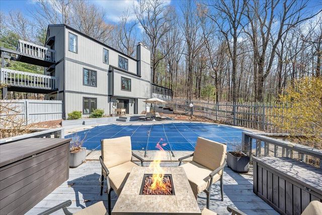 6878 Mount Chestnut RD, Roanoke, VA 24018