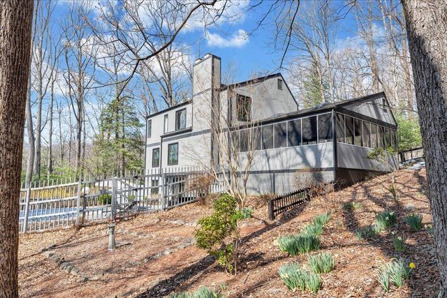 6878 Mount Chestnut RD, Roanoke, VA 24018