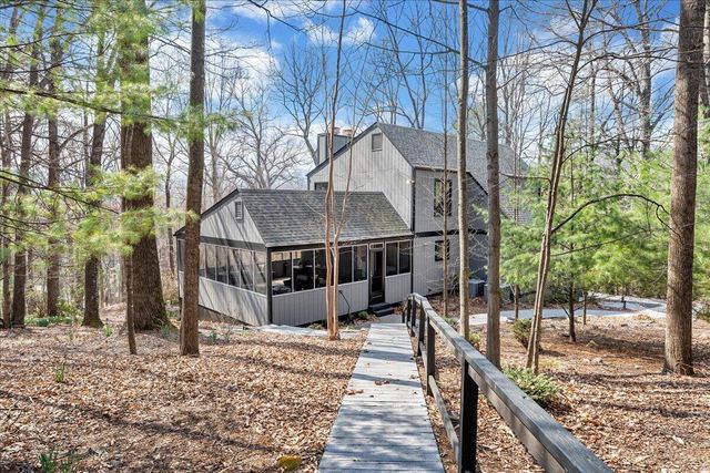 6878 Mount Chestnut RD, Roanoke, VA 24018