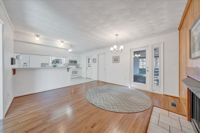 6878 Mount Chestnut RD, Roanoke, VA 24018