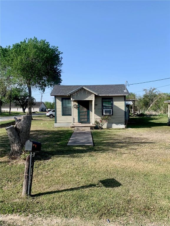 501 E Commons St, Refugio, TX 78377 — exterior