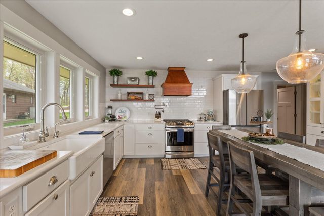 89513 Shorelane Drive, Lawton, MI 49065