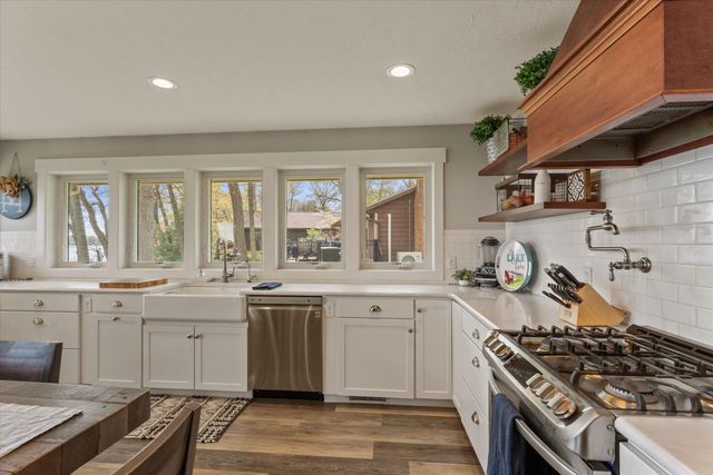 89513 Shorelane Drive, Lawton, MI 49065