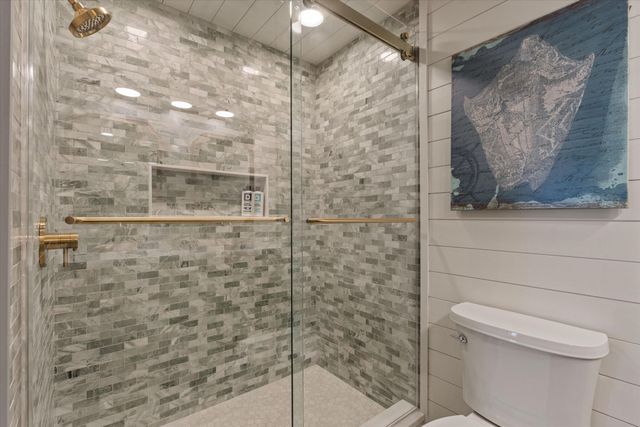 89513 Shorelane Drive, Lawton, MI 49065