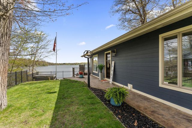 89513 Shorelane Drive, Lawton, MI 49065