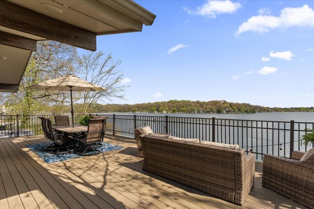 89513 Shorelane Drive, Lawton, MI 49065