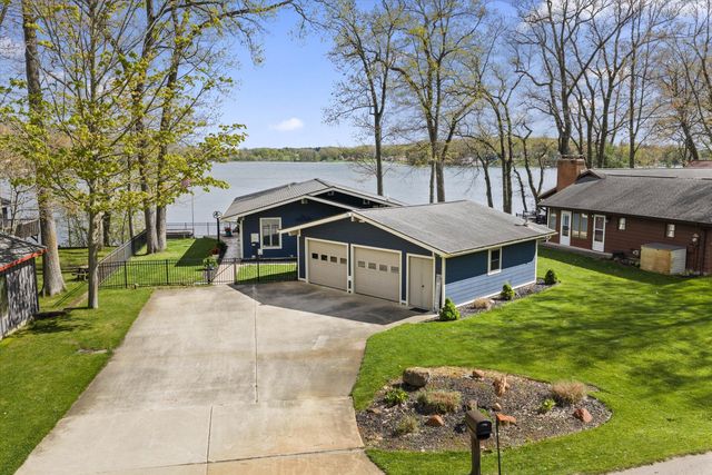 89513 Shorelane Drive, Lawton, MI 49065