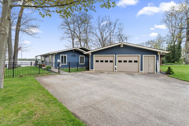 89513 Shorelane Drive, Lawton, MI 49065