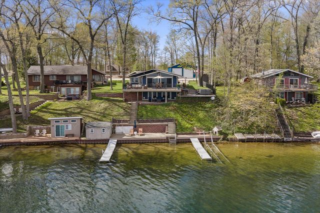 89513 Shorelane Drive, Lawton, MI 49065