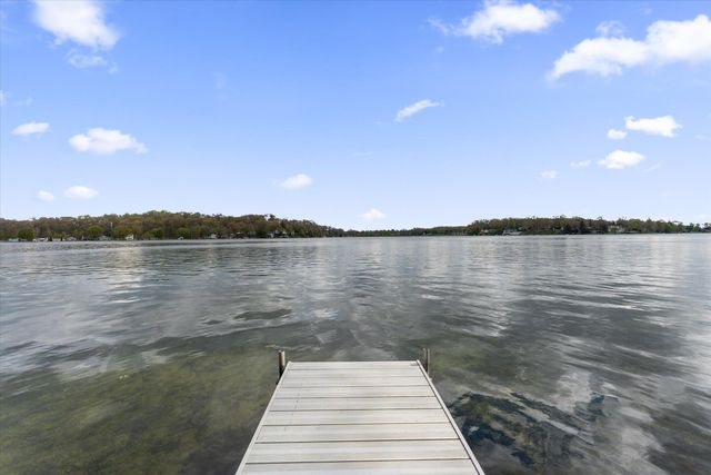 89513 Shorelane Drive, Lawton, MI 49065