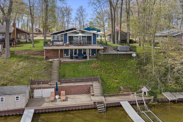89513 Shorelane Drive, Lawton, MI 49065