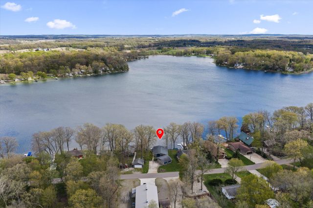 89513 Shorelane Drive, Lawton, MI 49065