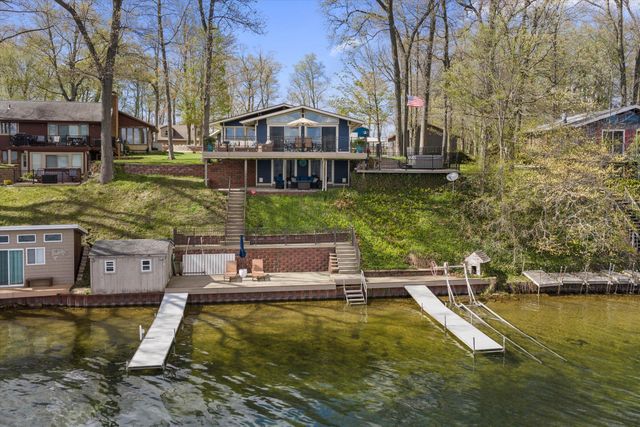 89513 Shorelane Drive, Lawton, MI 49065