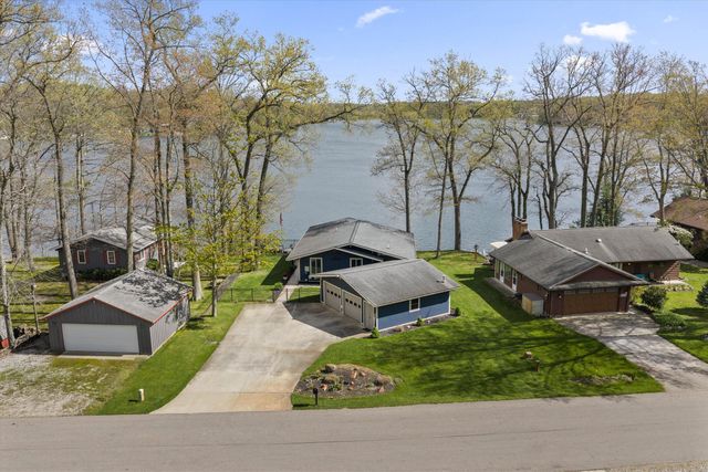 89513 Shorelane Drive, Lawton, MI 49065