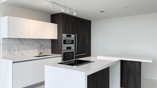 851 NE 1st Ave 2504, Miami, FL 33132