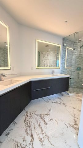 851 NE 1st Ave 2504, Miami, FL 33132