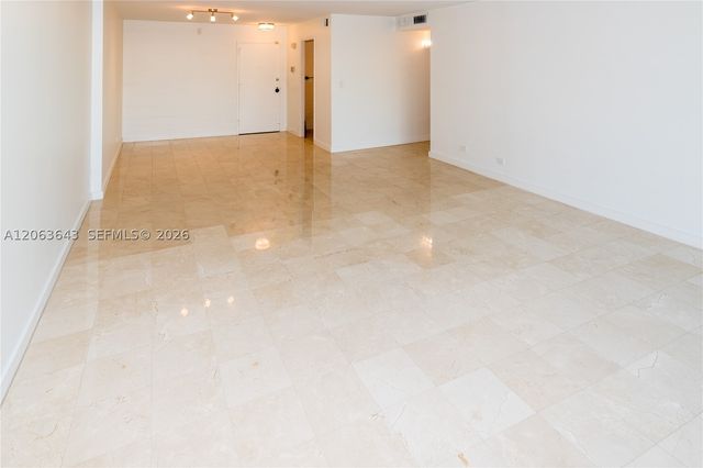 10101 E Bay Harbor Dr 404, Bay Harbor Islands, FL 33154