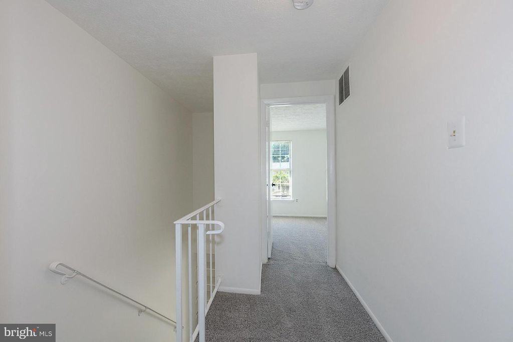 Image 12 of property listing at 18313 IVY OAK TER, Gaithersburg, MD 20877