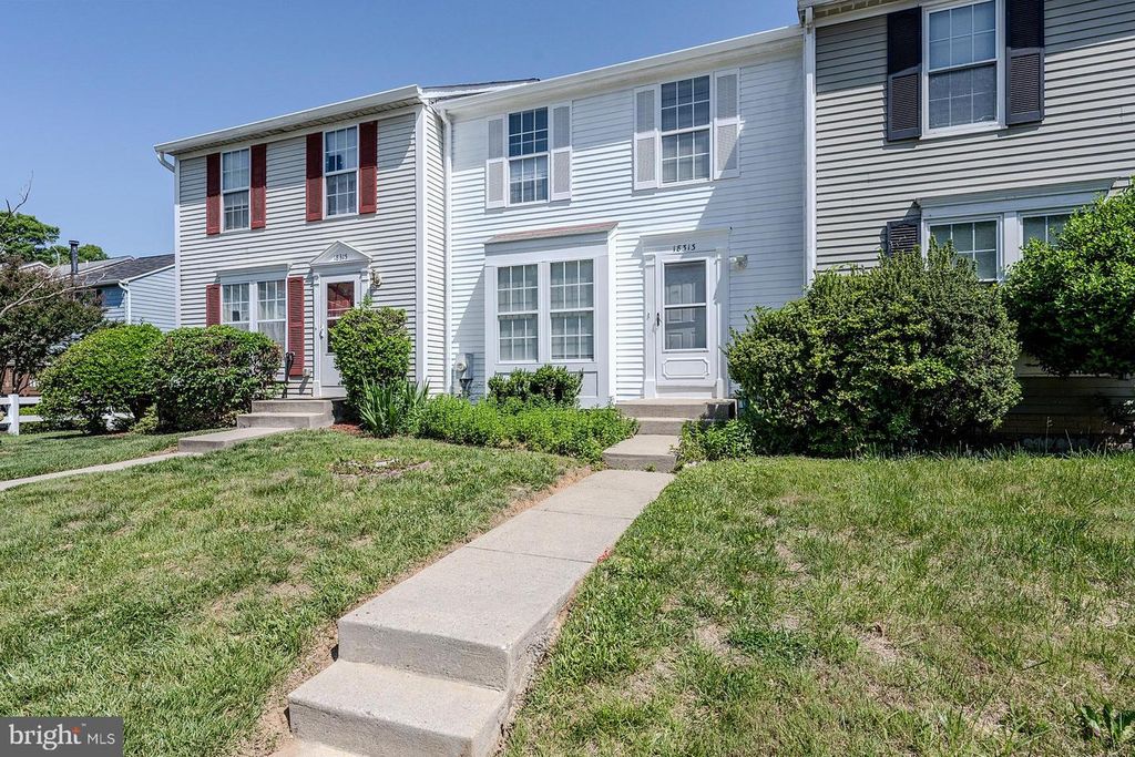 Image 2 of property listing at 18313 IVY OAK TER, Gaithersburg, MD 20877