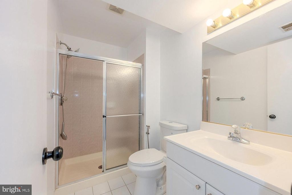Image 22 of property listing at 18313 IVY OAK TER, Gaithersburg, MD 20877