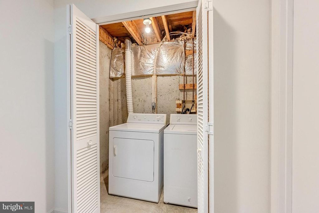 Image 23 of property listing at 18313 IVY OAK TER, Gaithersburg, MD 20877
