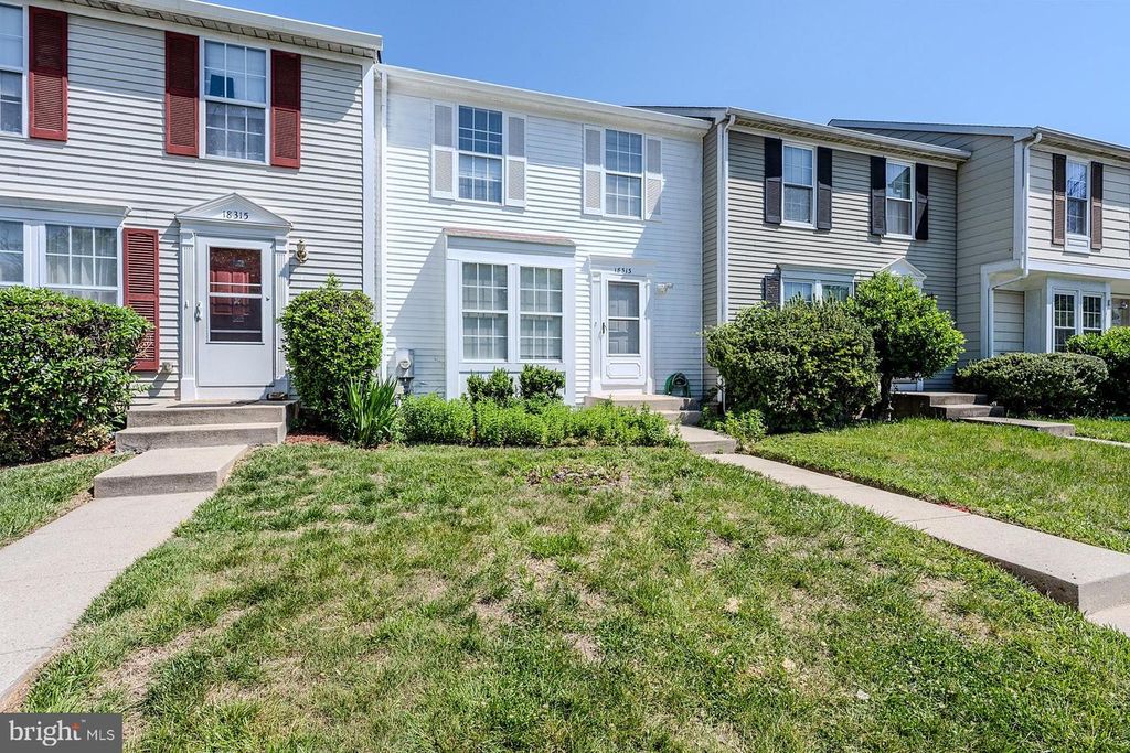 Image 3 of property listing at 18313 IVY OAK TER, Gaithersburg, MD 20877