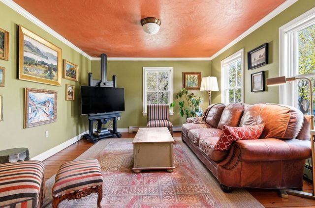 93 Chestnut St, Easton, MA 02356