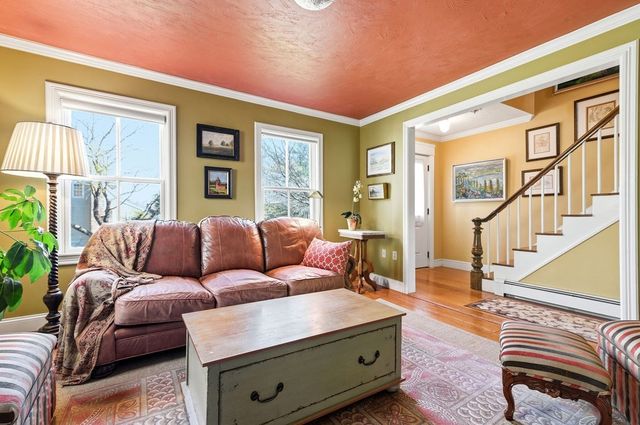 93 Chestnut St, Easton, MA 02356