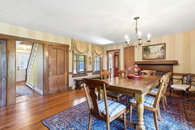 93 Chestnut St, Easton, MA 02356