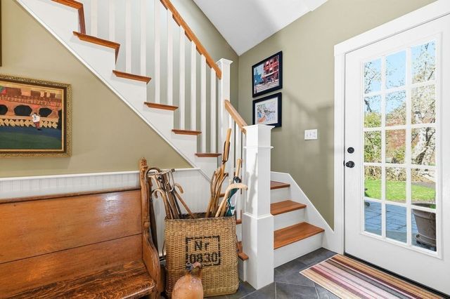 93 Chestnut St, Easton, MA 02356