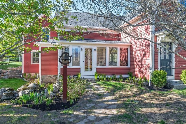 93 Chestnut St, Easton, MA 02356