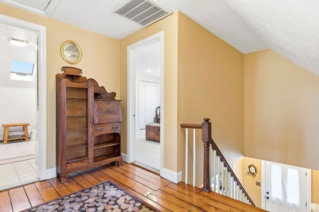 93 Chestnut St, Easton, MA 02356