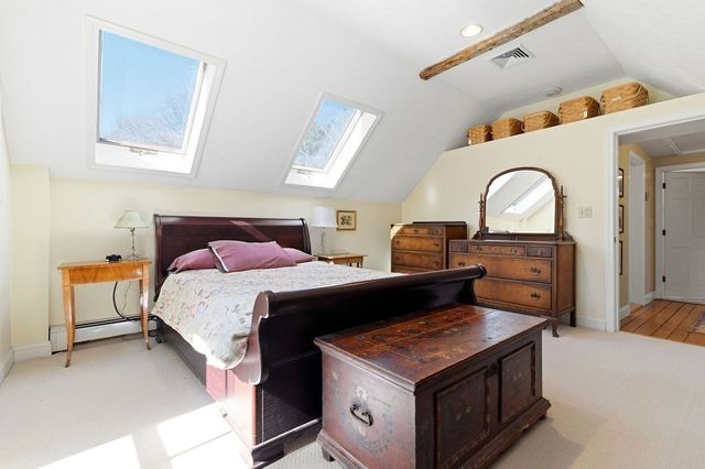 93 Chestnut St, Easton, MA 02356