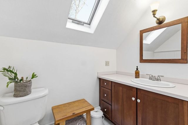 93 Chestnut St, Easton, MA 02356