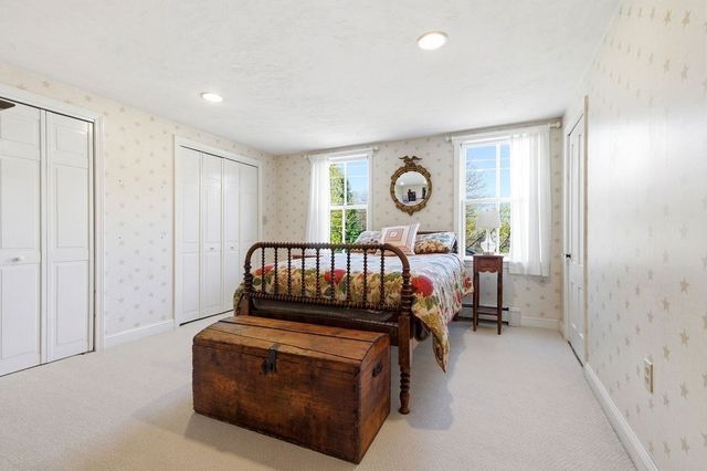 93 Chestnut St, Easton, MA 02356