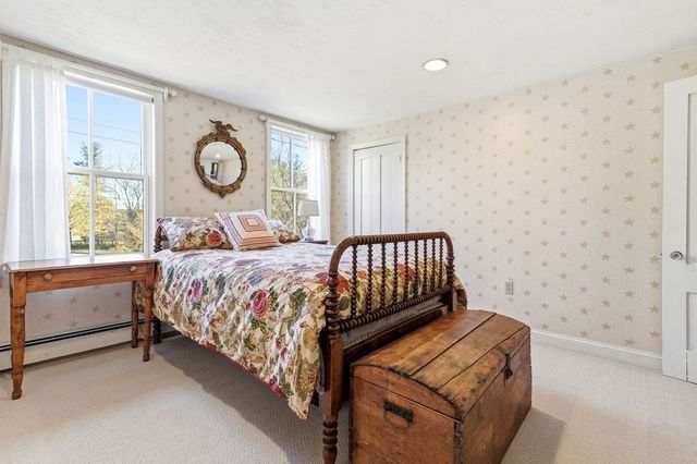 93 Chestnut St, Easton, MA 02356