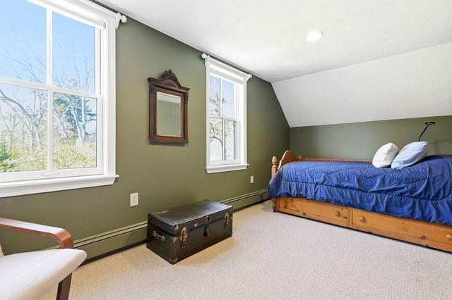 93 Chestnut St, Easton, MA 02356