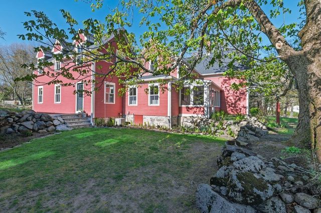 93 Chestnut St, Easton, MA 02356