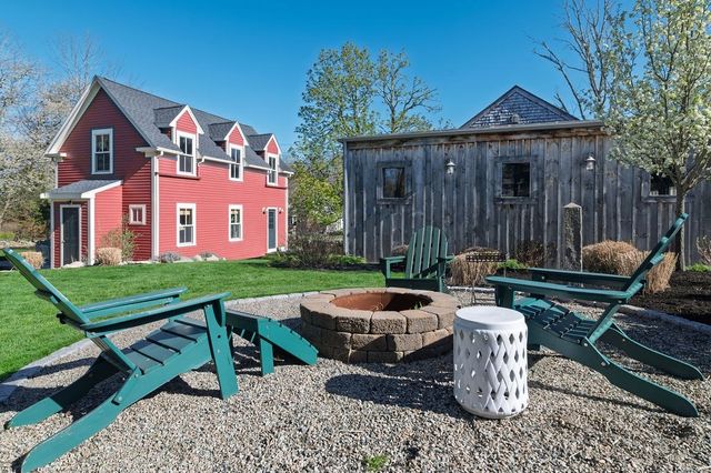 93 Chestnut St, Easton, MA 02356