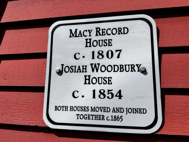 93 Chestnut St, Easton, MA 02356