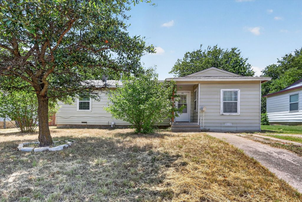 4912 Borden Drive, Fort Worth, TX 76116