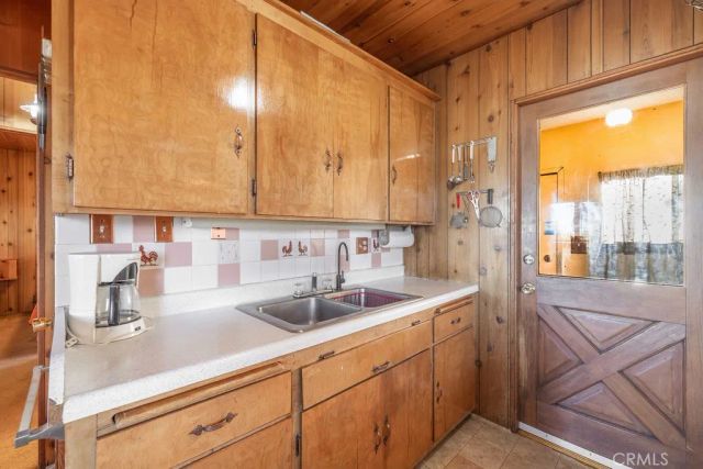 533 Villa Grove, Big Bear City, CA 92314