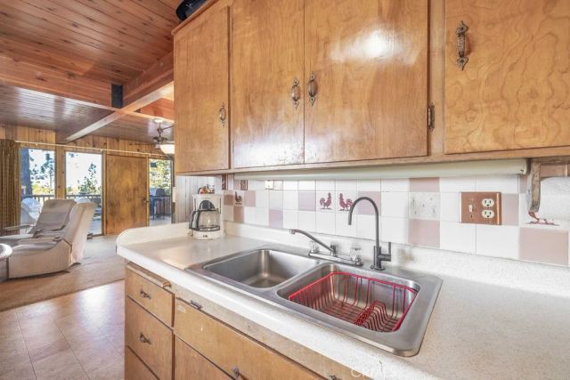 533 Villa Grove, Big Bear City, CA 92314