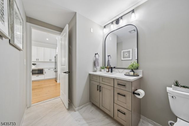 9 Farrand St, Bloomfield Twp., NJ 07003